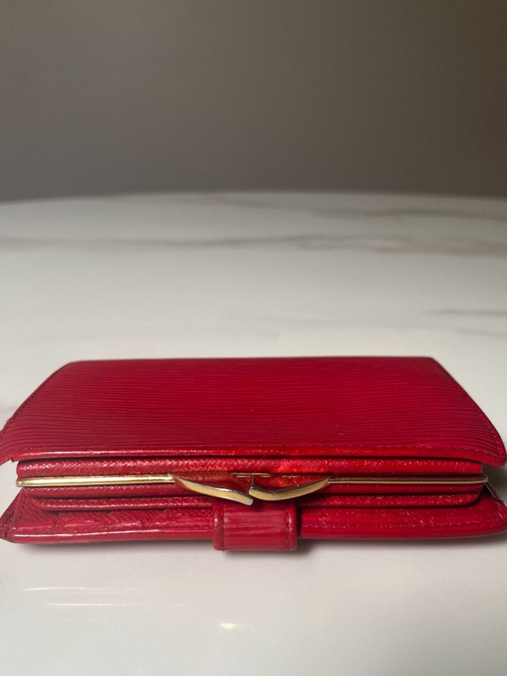 Louis Vuitton RARE Porte Monnaie Billets Viennois Kisslock Red Wallet - Picture 6 of 10